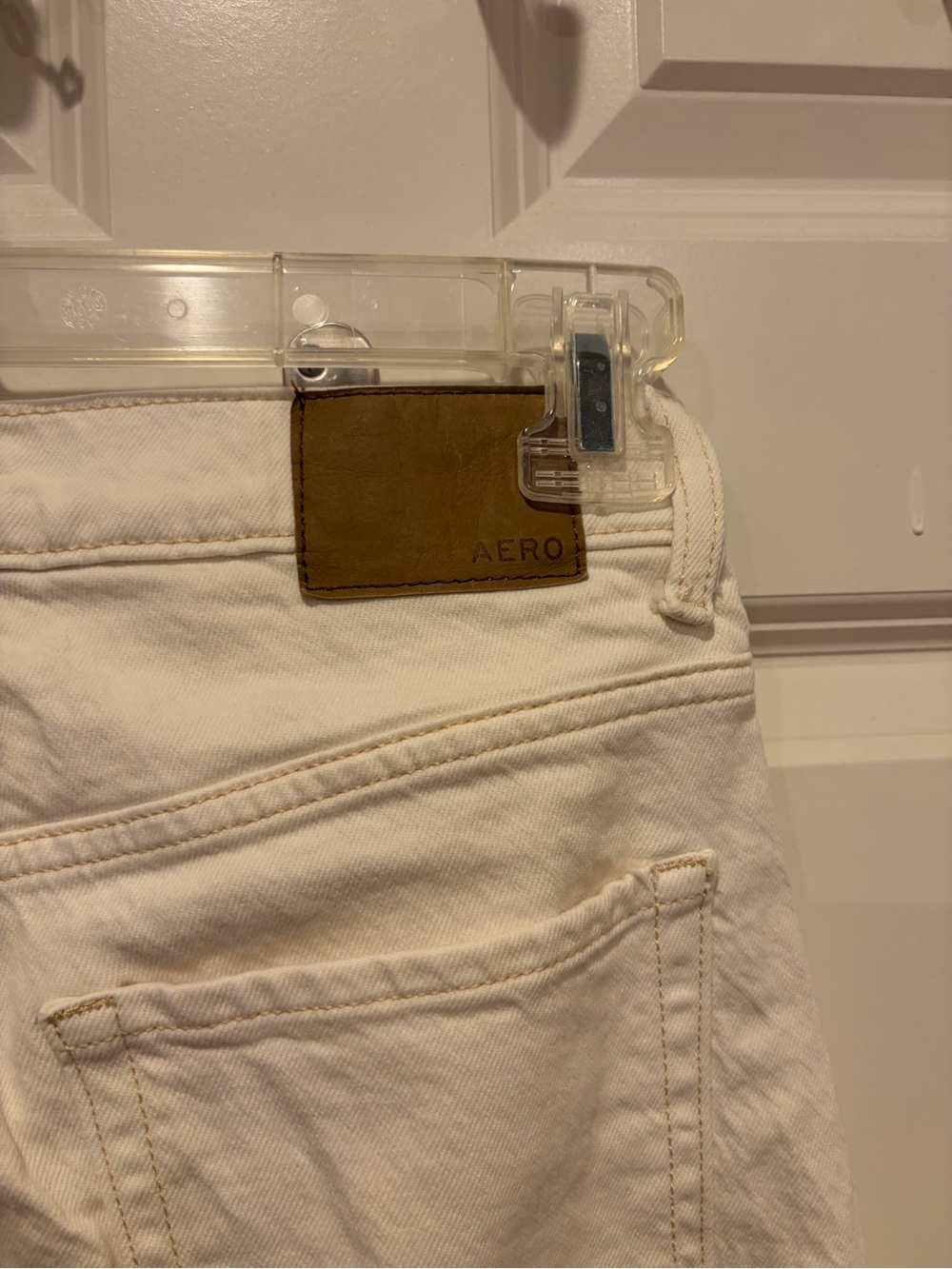 Aeropostale Women’s Cream High-Rise Baggy Jeans, size 2 short - Picture 4 of 5